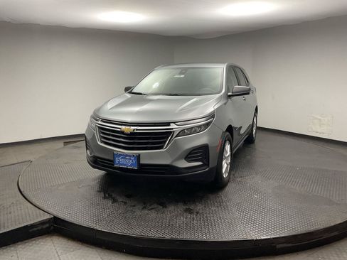 Certified 2024 Chevrolet Equinox LS w/ LS Convenience Package FWD image 3