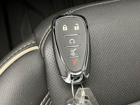 Used 2022 Chevrolet Traverse Premier w/ Redline Edition AWD/4WD image 35