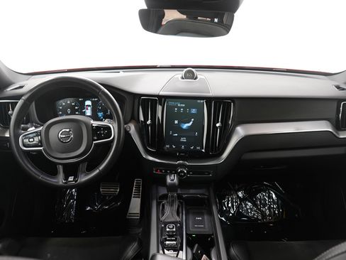 Used 2018 Volvo XC60 T6 R-Design w/ Convenience Package image 16