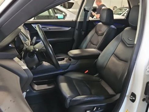 Used 2019 Cadillac XT5 Premium Luxury w/ LPO, Black Ice Package AWD/4WD image 3