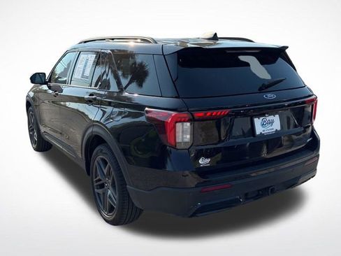 Used 2025 Ford Explorer ST-Line w/ ST-Line Street Pack image 6