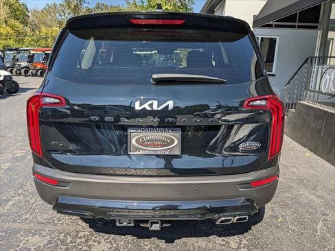 Used 2022 Kia Telluride EX w/ EX Premium Package image 4