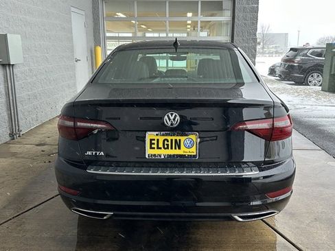 Certified 2020 Volkswagen Jetta R-Line w/ R-Line Cold Weather Package image 5