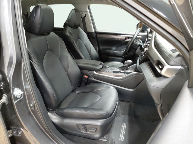 Used 2023 Toyota Highlander Limited AWD/4WD image 16