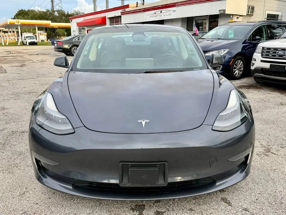 Used 2022 Tesla Model 3 RWD image 2