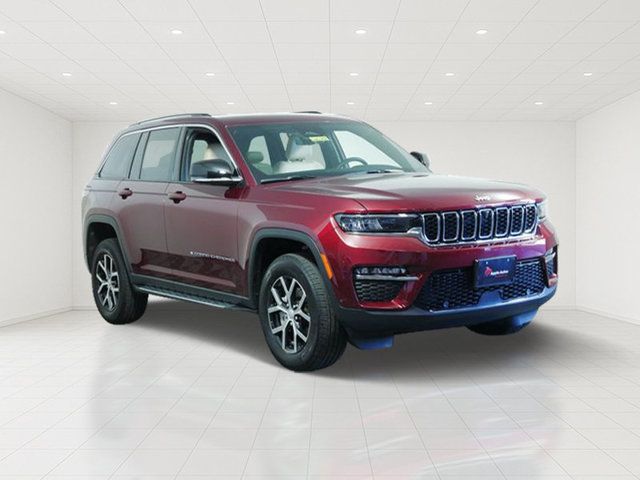 Used 2023 Jeep Grand Cherokee Limited w/ Luxury Tech Group II AWD/4WD image 1