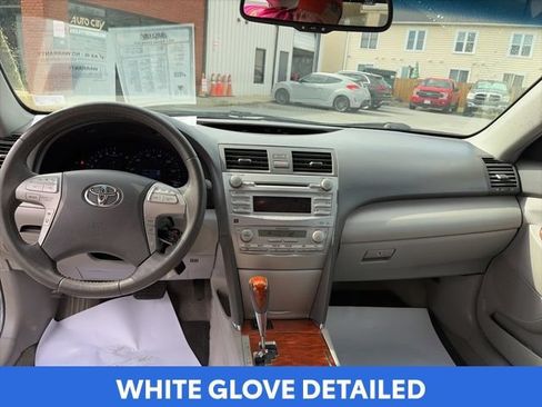 Used 2011 Toyota Camry XLE w/ XLE Extra-Value Pkg #2 FWD image 12