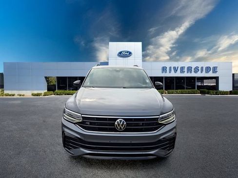 Used 2024 Volkswagen Tiguan SE R-Line FWD image 2