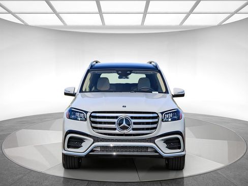 New 2026 Mercedes-Benz GLS 580 4MATIC image 6