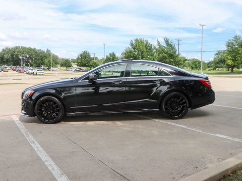 Used 2017 Mercedes-Benz CLS 550 w/ Premium 2 Package image 4