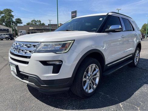 Used 2019 Ford Explorer XLT w/ Equipment Group 202A AWD/4WD image 11