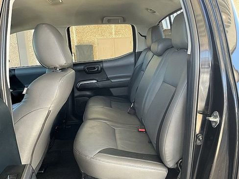 Used 2017 Toyota Tacoma SR5 w/ Tow Package RWD image 13