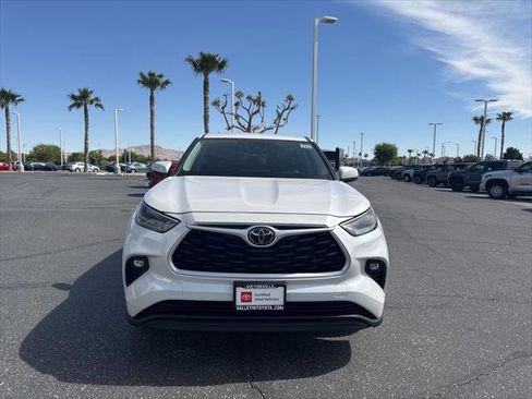 Certified 2024 Toyota Highlander LE AWD/4WD image 3