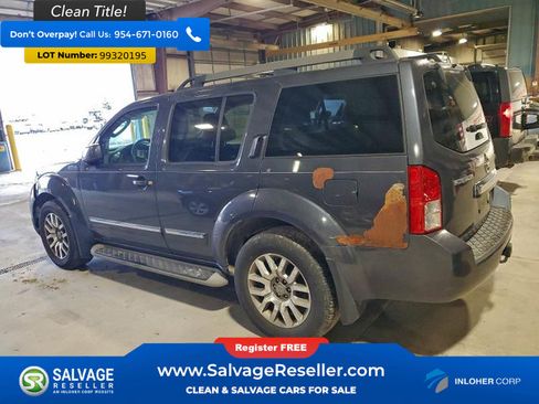 Used 2011 Nissan Pathfinder LE image 3