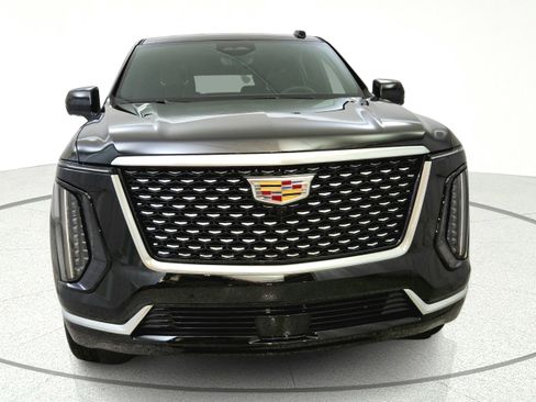 Used 2026 Cadillac Escalade Luxury w/ LPO, Floor Liner Package AWD/4WD image 2