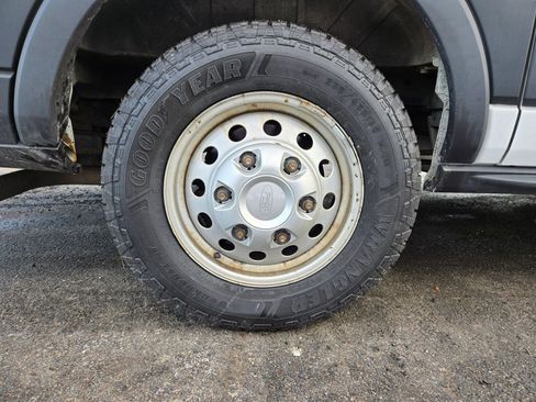 Used 2020 Ford Transit 250 Medium Roof AWD image 22