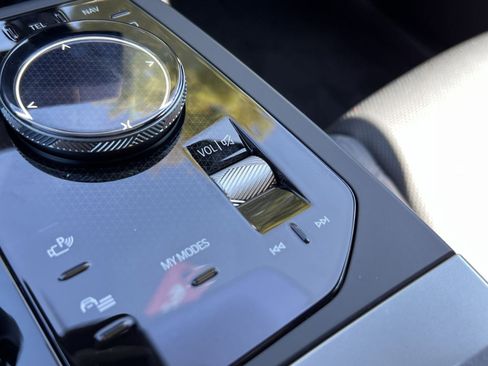 New 2026 BMW iX xDrive60 w/ M Sport Package image 15