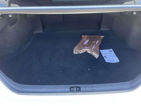 Used 2025 Toyota Camry SE image 8