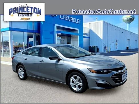 Used 2024 Chevrolet Malibu LS FWD image 1