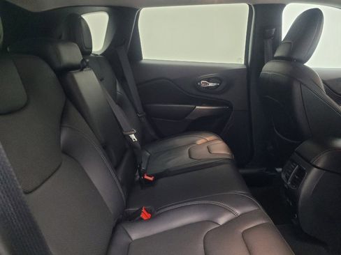 Used 2021 Jeep Cherokee Limited image 19