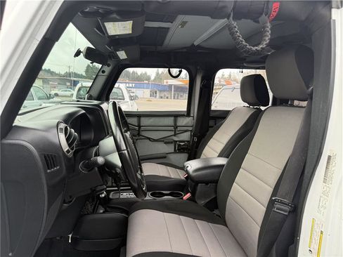 Used 2012 Jeep Wrangler Unlimited Sport w/ Connectivity Group AWD/4WD image 10