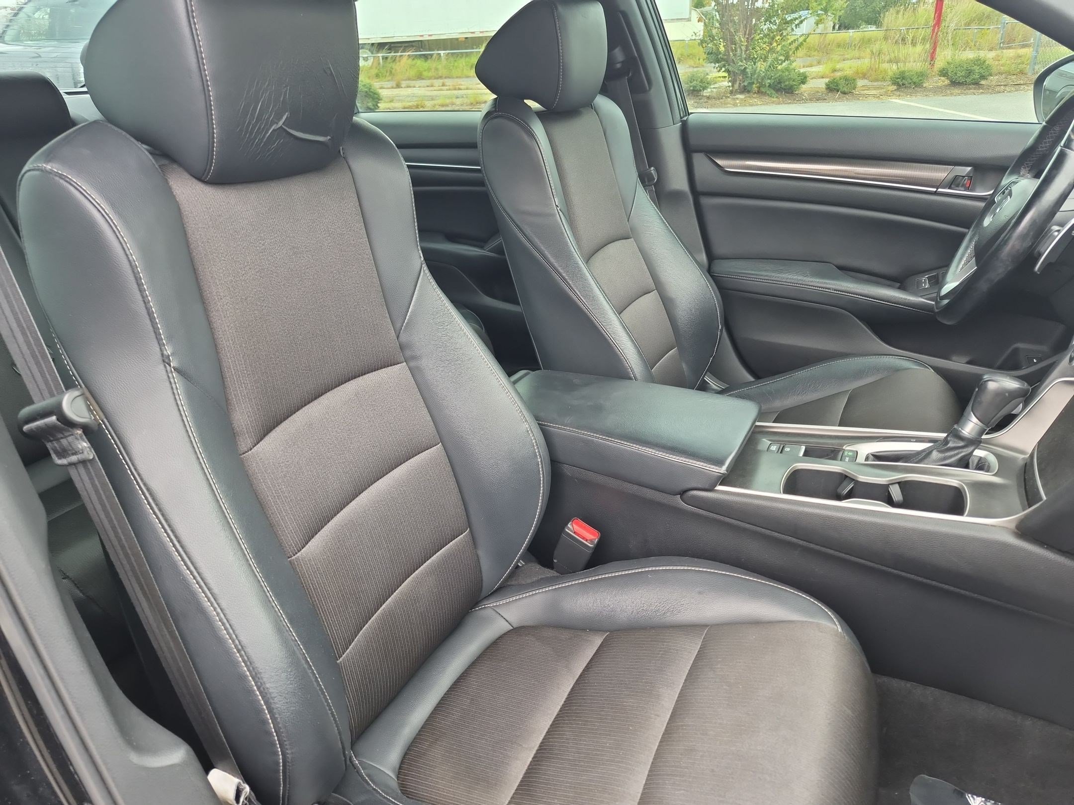 Used 2018 Honda Accord Sport image 31