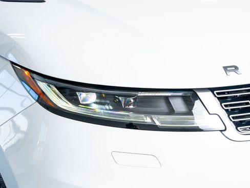 Used 2023 Land Rover Range Rover Sport SE image 19