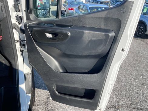 Used 2023 Mercedes-Benz Sprinter 2500 image 40