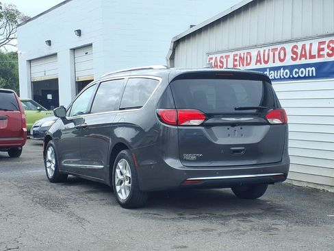 Used 2017 Chrysler Pacifica Touring-L Plus w/ Advanced Safetytec Group FWD image 3
