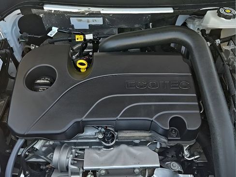 Used 2025 Chevrolet Equinox LT w/ Convenience Package II FWD image 11
