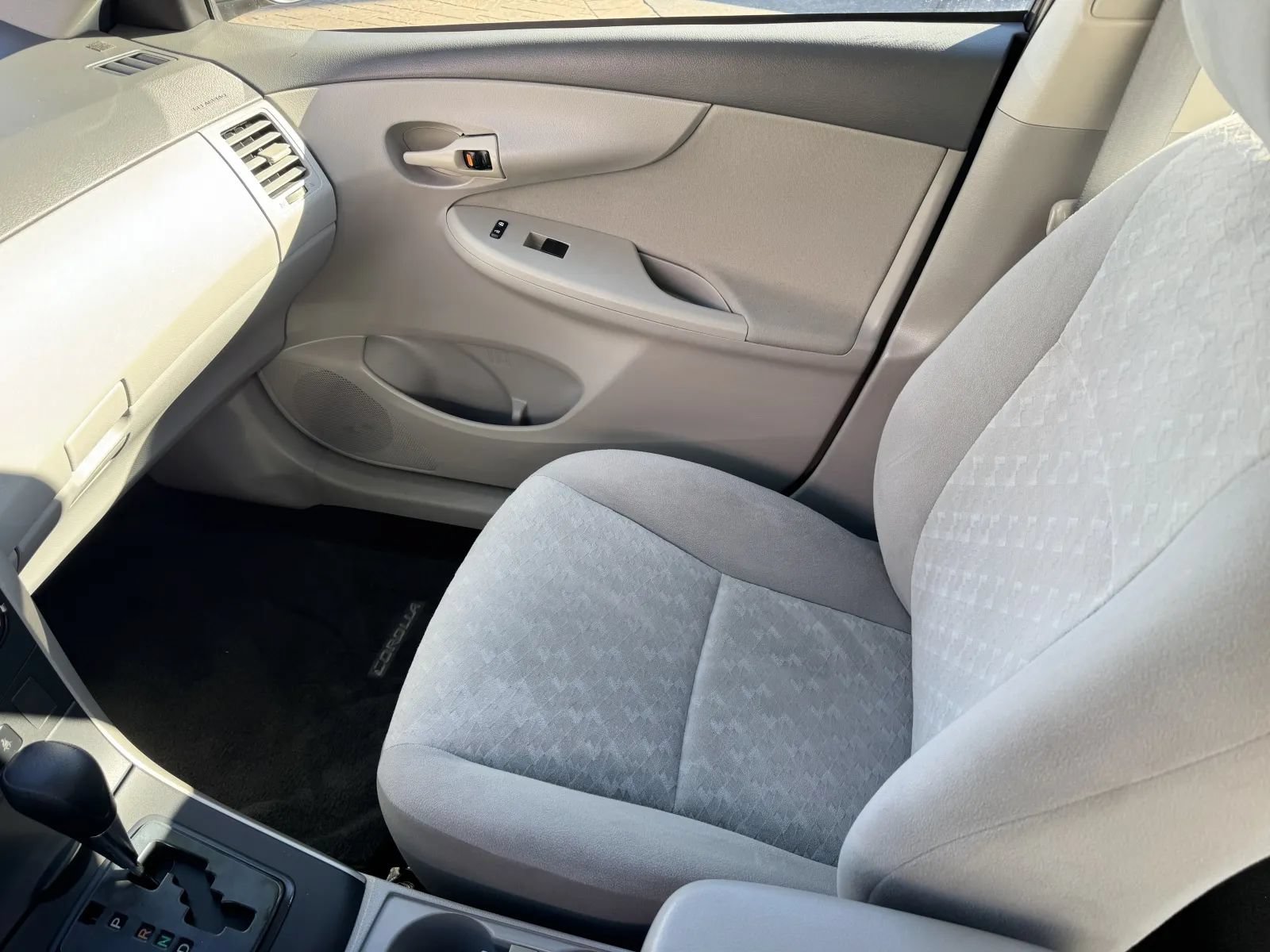 Used 2009 Toyota Corolla LE w/ All Weather Guard Pkg FWD image 22