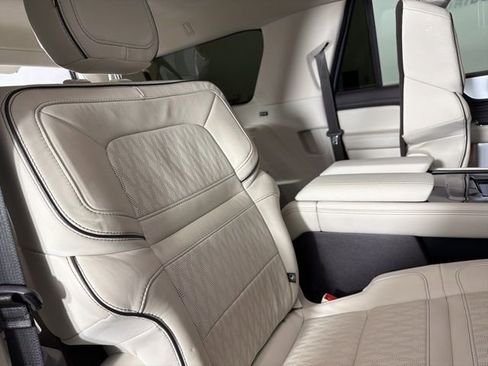 Used 2024 Lincoln Navigator L Black Label AWD/4WD image 18