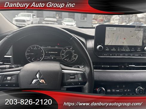 Used 2022 Mitsubishi Outlander SEL image 10