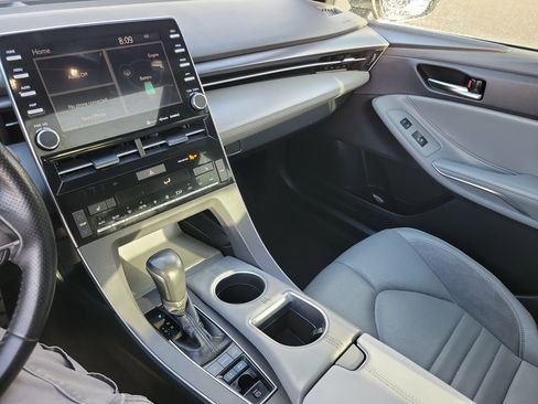 Used 2020 Toyota Avalon XSE image 15