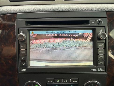 Used 2011 GMC Yukon Denali AWD/4WD image 50