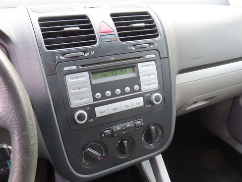 Used 2009 Volkswagen Jetta S image 19