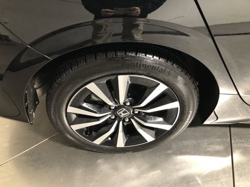 Used 2024 Honda Civic EX-L image 9