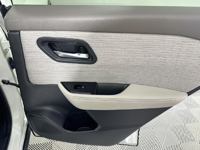 Used 2022 Nissan Rogue SV FWD image 25