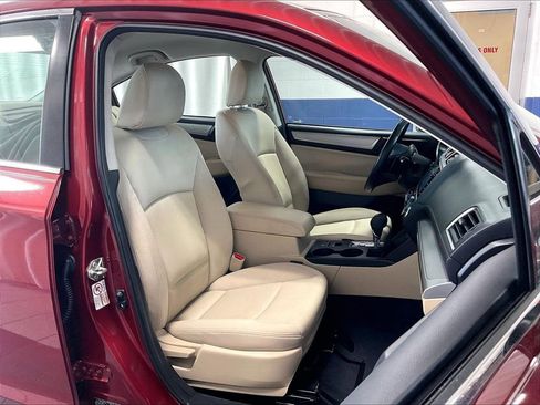 Used 2017 Subaru Legacy 2.5i Premium AWD/4WD image 11