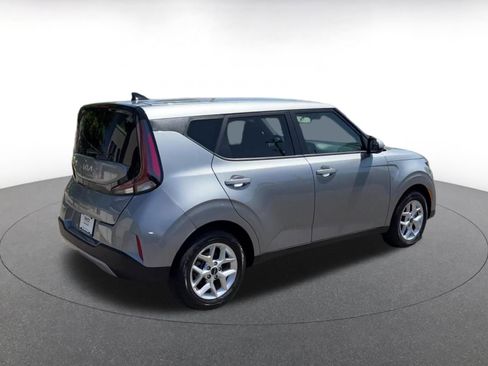 Used 2025 Kia Soul LX w/ LX Technology Package image 15