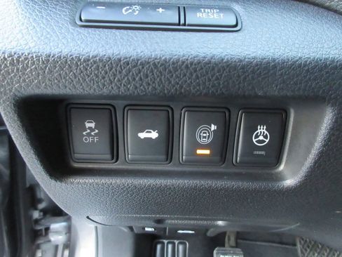 Used 2014 Nissan Altima 2.5 SL w/ Technology Package FWD image 22