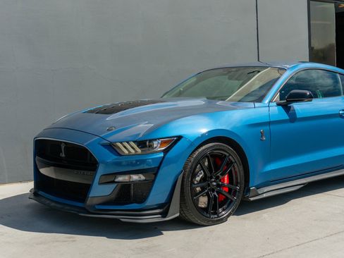 Used 2021 Ford Mustang Shelby GT500 w/ Technology Package RWD image 18