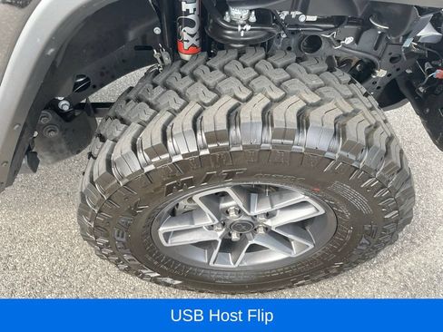Certified 2026 Jeep Gladiator Mojave AWD/4WD image 28