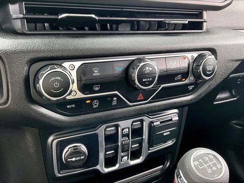 Used 2024 Jeep Wrangler Unlimited Sport AWD/4WD image 23