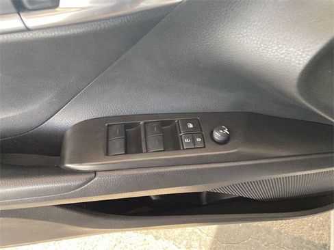 Certified 2022 Toyota Camry SE image 16