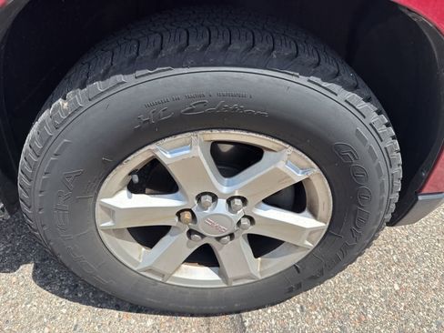Used 2014 GMC Acadia SLE FWD image 5