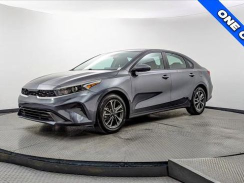 Used 2024 Kia Forte LXS FWD image 2