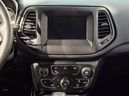 Used 2018 Jeep Compass Sport w/ Tech Group image 15