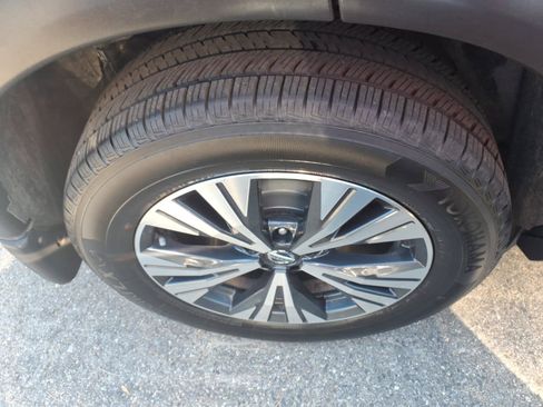 Used 2021 Nissan Rogue SV w/ Premium Package AWD/4WD image 6