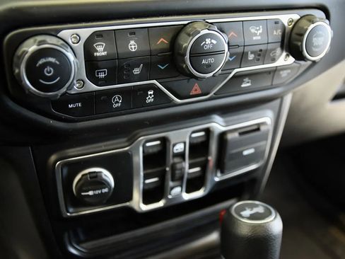 Used 2022 Jeep Wrangler Sport S w/ Sun And Sound Package image 17